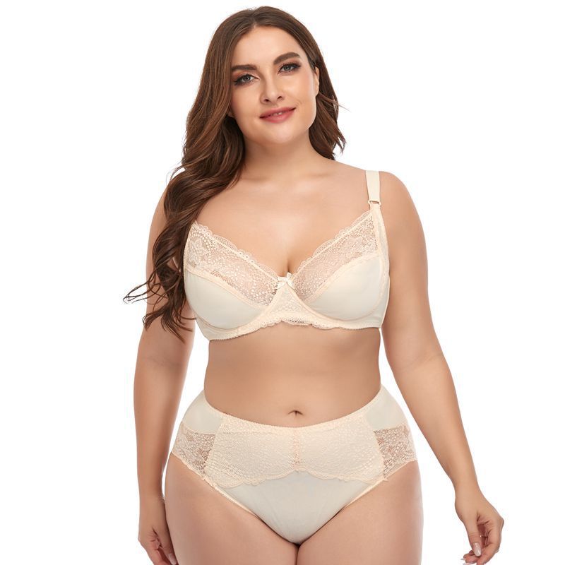 Plus Size Underwire Lace Trim Lingerie Set